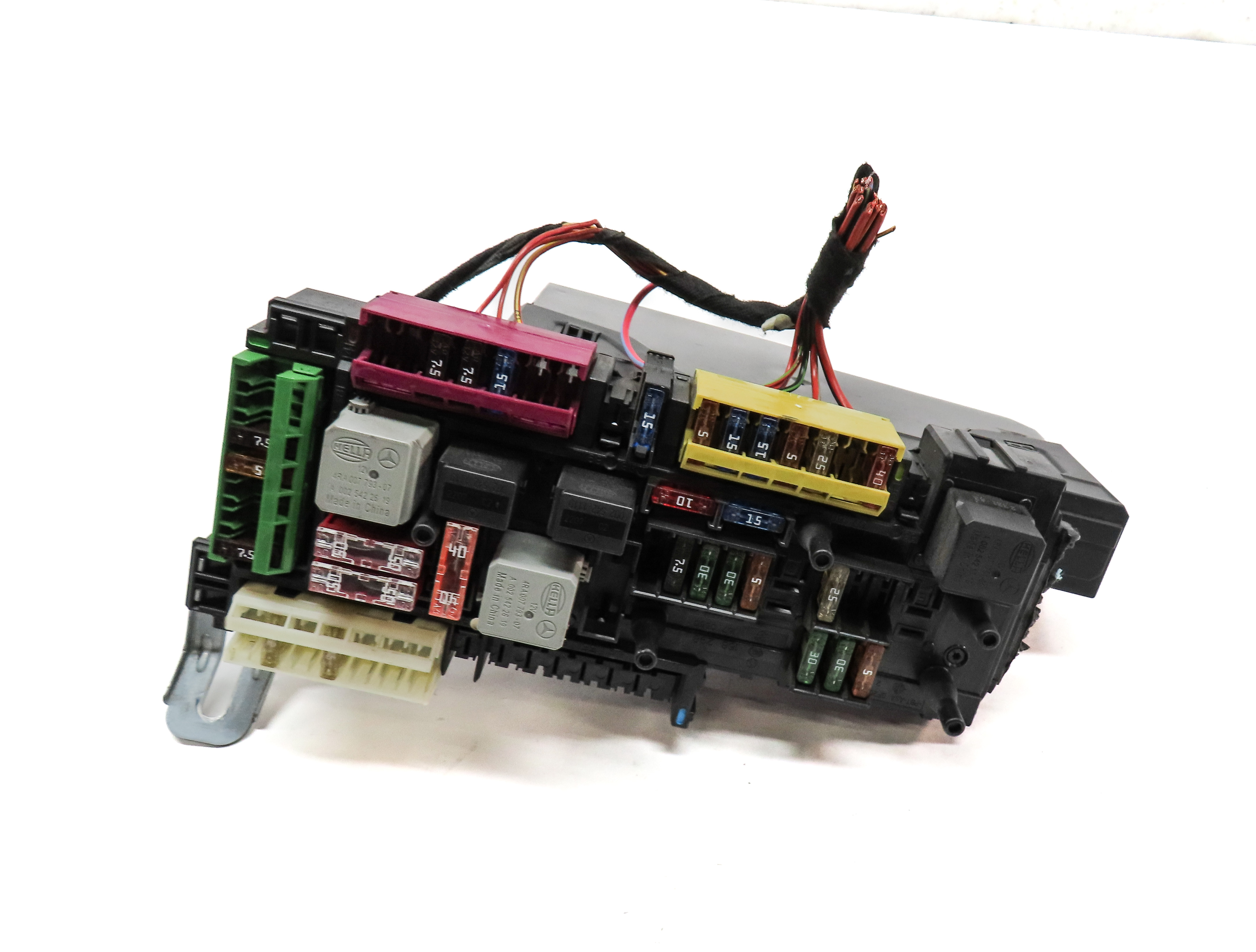 2013 MERCEDES E350 (W212) REAR SIGNAL ACQUISITION SAM CONTROL MODULE FUSE BOX — exact item pictured